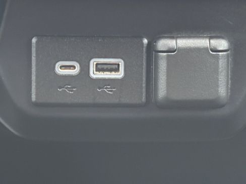 Used 2020 Chevrolet Silverado 1500 LT w/ Texas Edition image 6