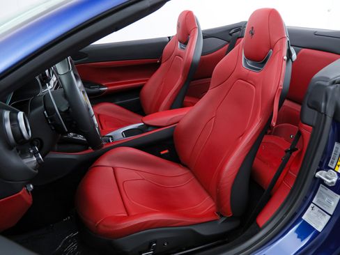 Certified 2019 Ferrari Portofino image 6