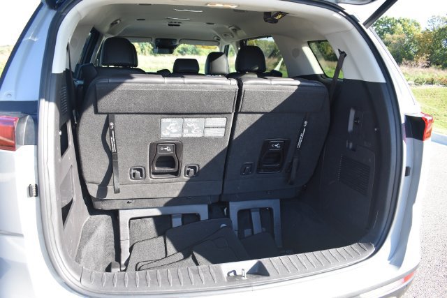 Used 2024 Kia Carnival EX FWD image 16