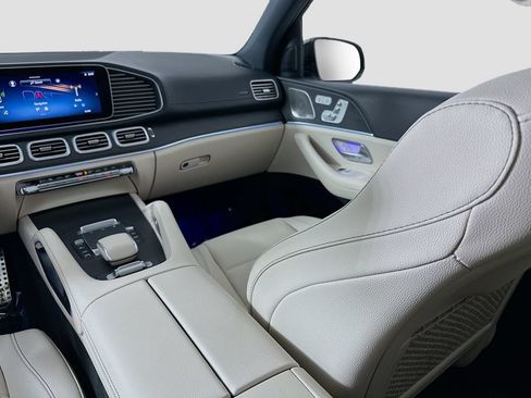 Used 2025 Mercedes-Benz GLS 450 4MATIC image 26