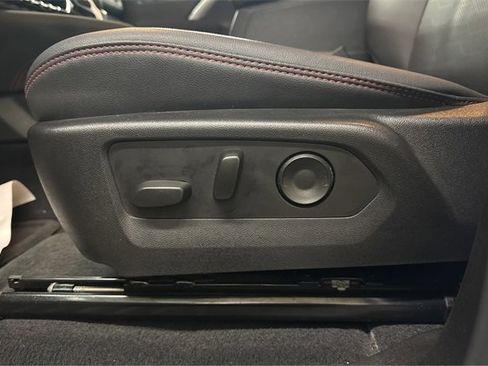 Used 2024 Chevrolet Colorado Z71 w/ Z71 Convenience Package 2 image 19