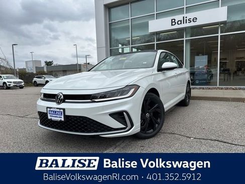 New 2026 Volkswagen Jetta SE image 3