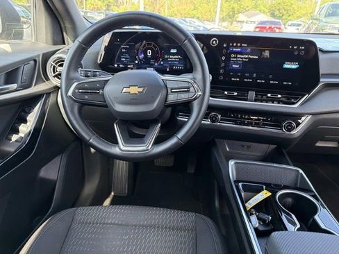 Used 2025 Chevrolet Equinox LT AWD/4WD image 22