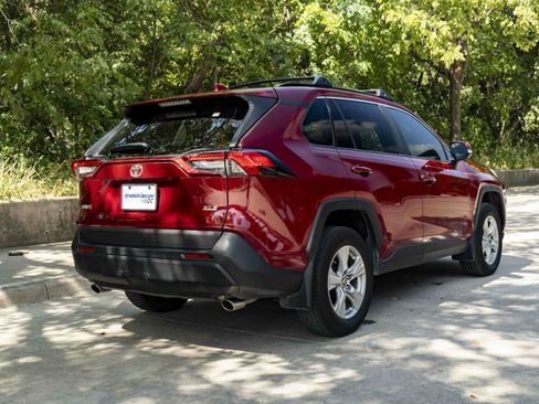 Used 2024 Toyota RAV4 XLE w/ Convenience Package FWD image 9