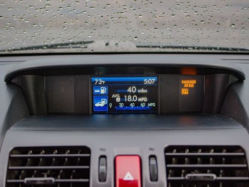 Used 2015 Subaru Forester 2.5i Premium AWD/4WD image 26