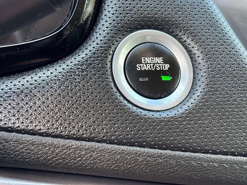Used 2019 Cadillac XT5 Luxury w/ LPO, Radiant Package AWD/4WD image 28