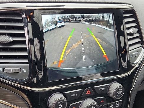 Used 2019 Jeep Grand Cherokee Limited X image 18