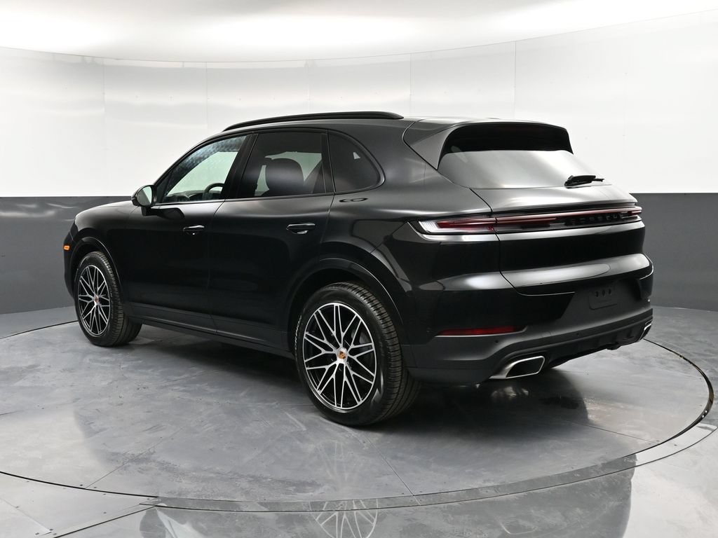 Certified 2026 Porsche Cayenne AWD/4WD image 3