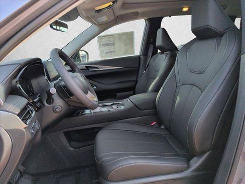 Used 2026 INFINITI QX60 Luxe w/ Family Package FWD image 4