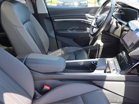 Used 2021 Audi e-tron Premium w/ Convenience Plus Package AWD/4WD image 13