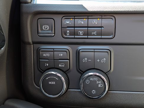 Certified 2025 Chevrolet Tahoe LT AWD/4WD image 17