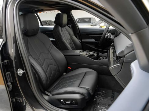 Used 2025 BMW 530i RWD image 37