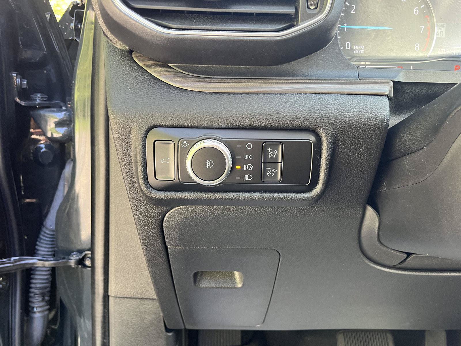 Used 2022 Ford Explorer Limited w/ Equipment Group 301A AWD/4WD image 30