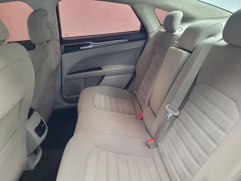 Used 2018 Ford Fusion SE w/ Fusion SE Technology Package FWD image 18