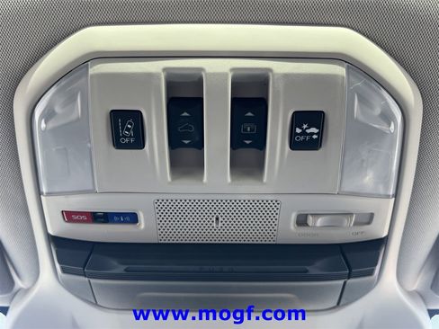 Used 2022 Subaru Ascent Limited w/ Technology Package image 17