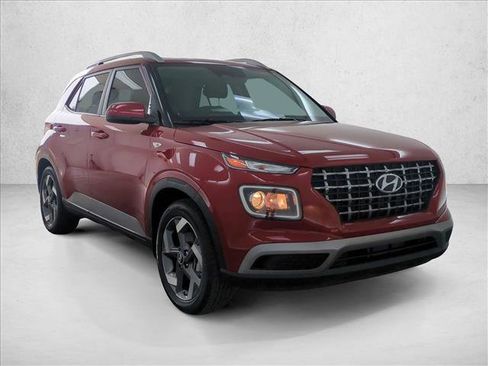 Certified 2025 Hyundai Venue SEL FWD image 7