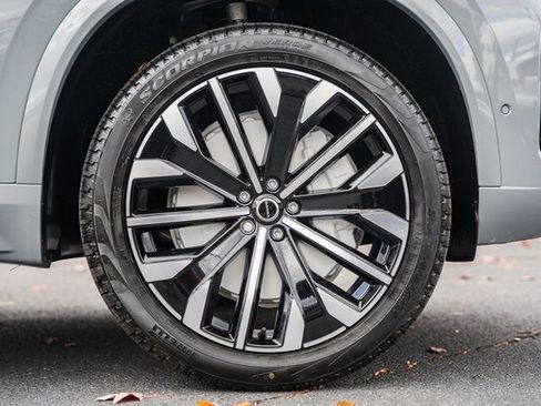 New 2026 Volvo XC90 B6 Plus w/ Protection Package Premier image 16