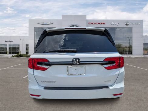 Used 2023 Honda Odyssey Elite image 4