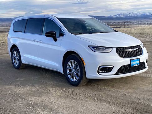 New 2026 Chrysler Pacifica Select AWD/4WD image 11
