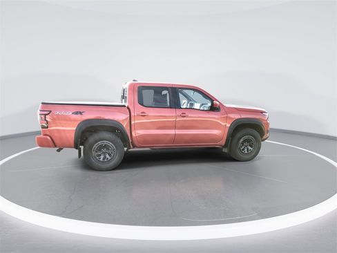 Used 2025 Nissan Frontier PRO-4X w/ Pro Convenience Package image 9