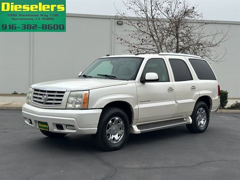 Used 2005 Cadillac Escalade AWD image 1