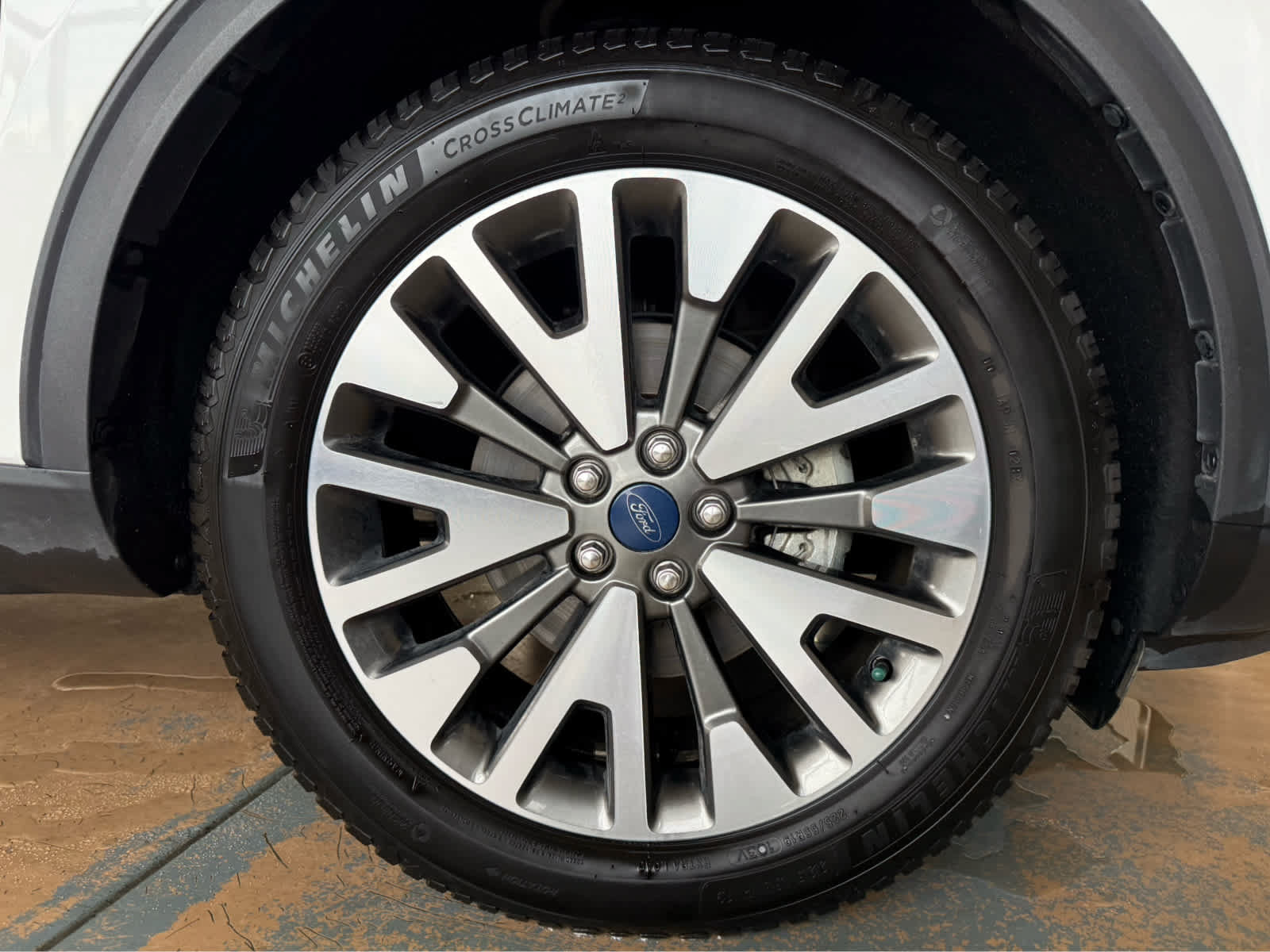 Used 2020 Ford Escape Titanium AWD/4WD image 8