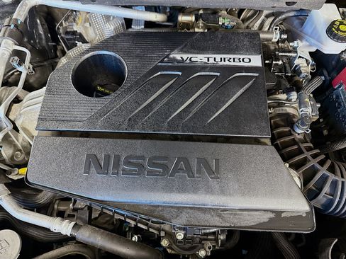 Used 2023 Nissan Rogue SV image 39