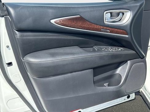 Used 2017 INFINITI QX60 FWD w/ Deluxe Technology Package image 14