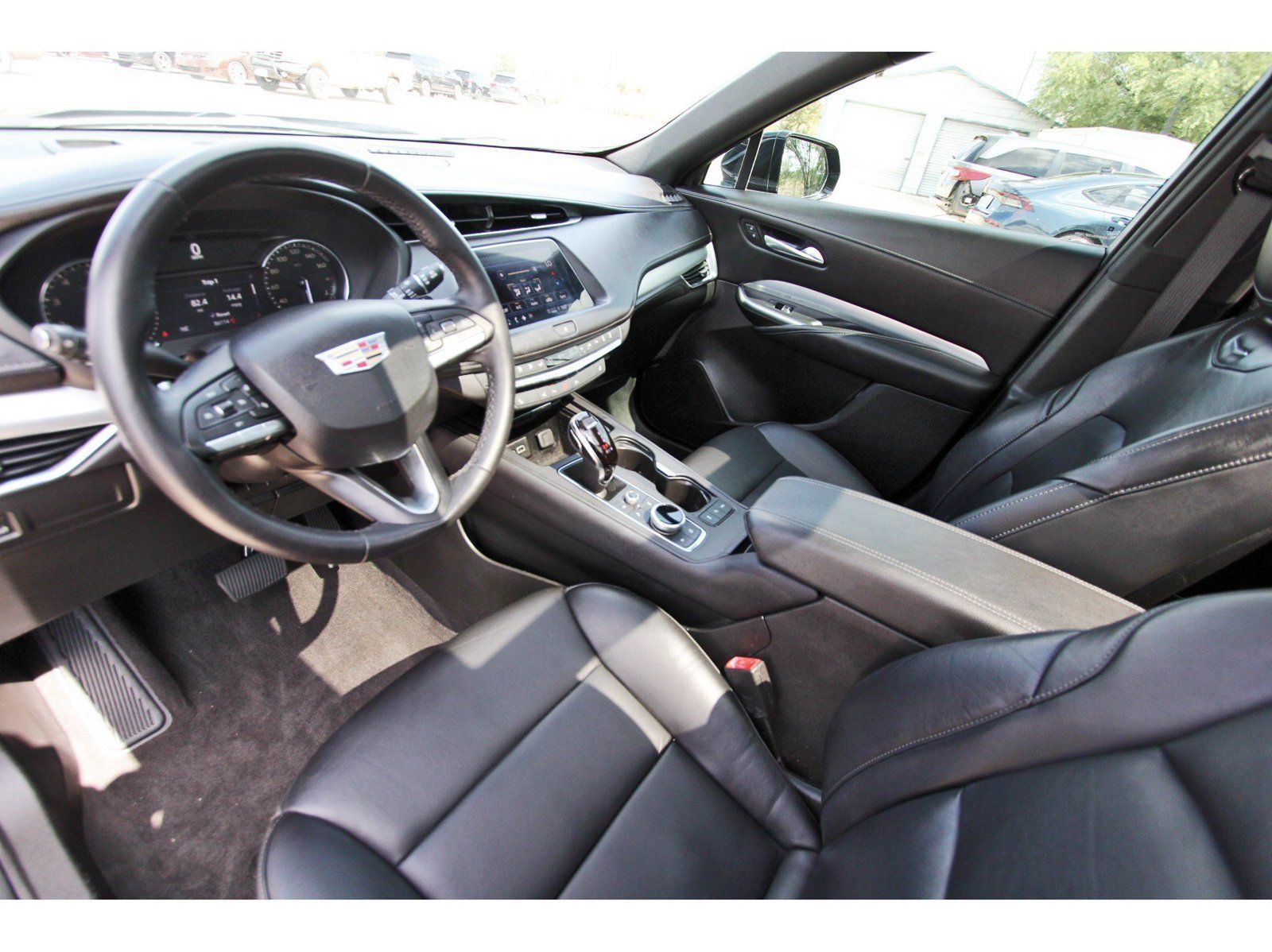 Used 2022 Cadillac XT4 Premium Luxury w/ Enhanced Visibility Package FWD image 33