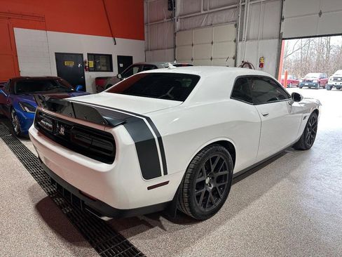 Used 2016 Dodge Challenger R/T Scat Pack w/ Leather Interior Group image 5