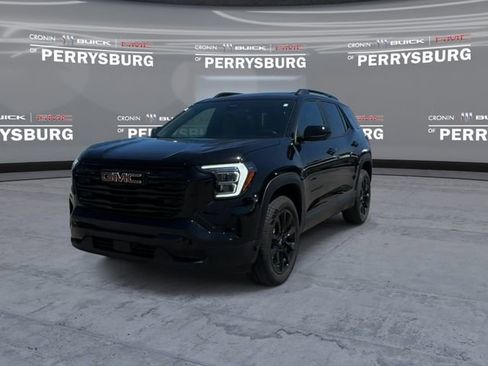 Used 2025 GMC Terrain Elevation w/ Elevation Premium Package FWD image 3