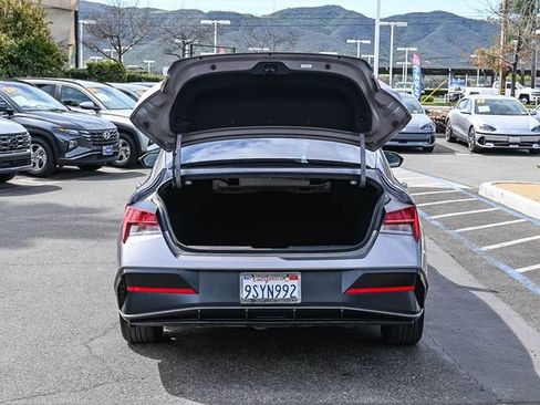 Certified 2025 Hyundai Elantra SEL image 9