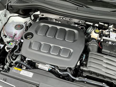 New 2026 Volkswagen Tiguan SE R-Line image 17