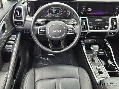 Certified 2022 Kia Sorento SX FWD image 14