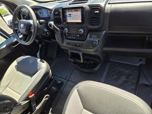 Used 2025 RAM ProMaster 2500 w/ Convenience Group FWD image 14