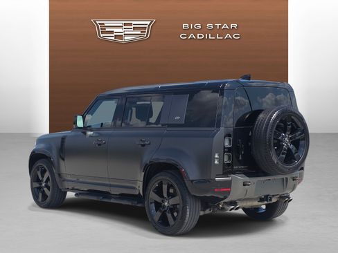 Used 2023 Land Rover Defender 110 V8 AWD/4WD image 3