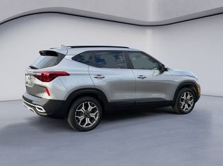 Used 2022 Kia Seltos EX video 3