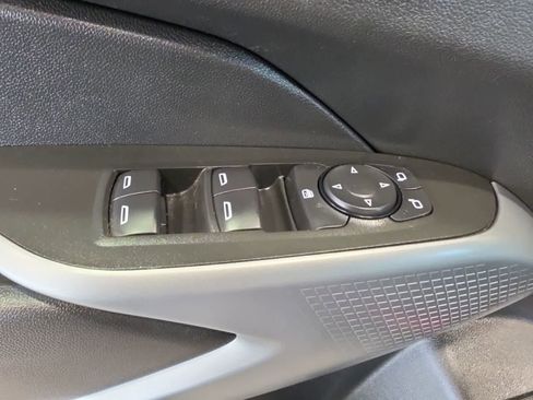 Used 2024 Chevrolet Trax LS w/ LS Convenience Package FWD image 16