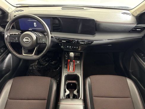 Certified 2025 Nissan Kicks SR FWD image 12