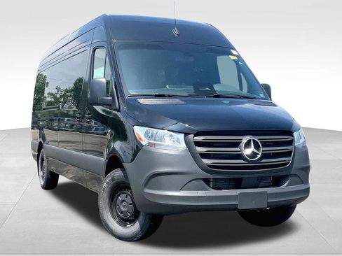 New 2025 Mercedes-Benz Sprinter 2500 image 1