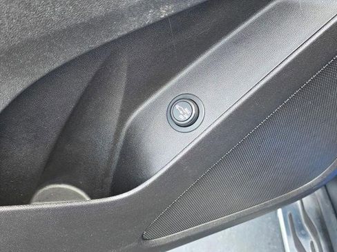 Certified 2024 Chevrolet Equinox RS FWD image 11