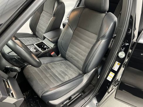 Used 2024 Mitsubishi Outlander SE image 9