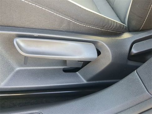 Certified 2025 Volkswagen Jetta Sport image 19