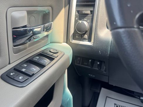 Used 2011 RAM 2500 SLT image 22