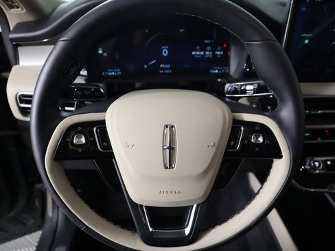 New 2025 Lincoln Corsair AWD image 3