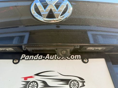 Used 2018 Volkswagen Tiguan SE AWD/4WD image 39