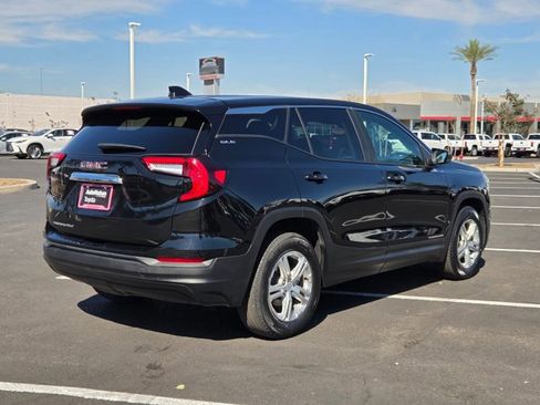 Used 2024 GMC Terrain SLE image 5