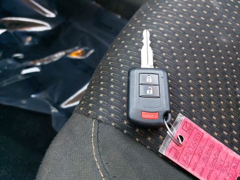 Used 2016 Mitsubishi Outlander Sport ES image 35