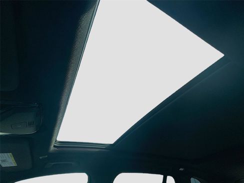 Used 2022 BMW X5 xDrive45e w/ M Sport Package image 21