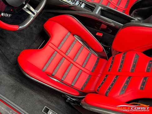 Used 2023 Ferrari SF90 Spider image 18